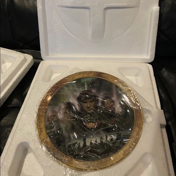 Lord of the Rings Collector's Edition Plates - Picture 5 of 10